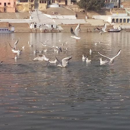 Tandon Lodge On The Ganga Ghat Homestay Варанаси Екстериор снимка