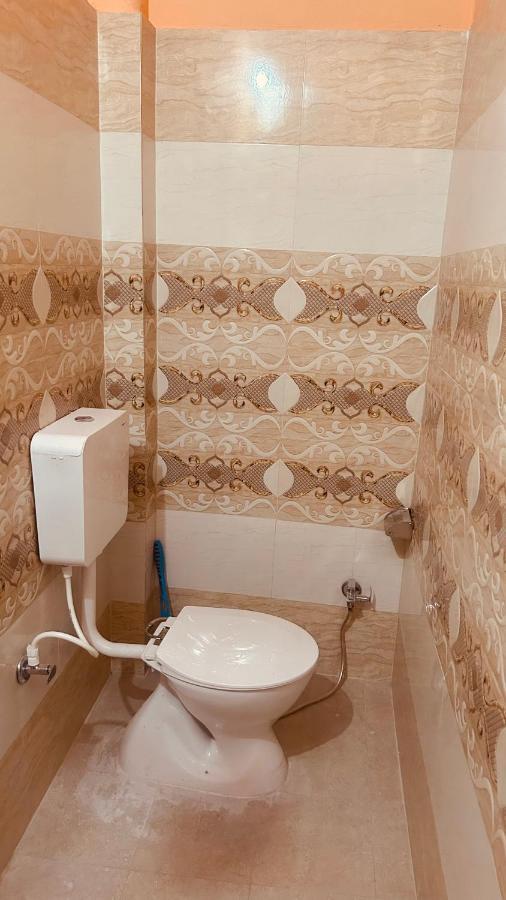 Tandon Lodge On The Ganga Ghat Homestay Варанаси Екстериор снимка