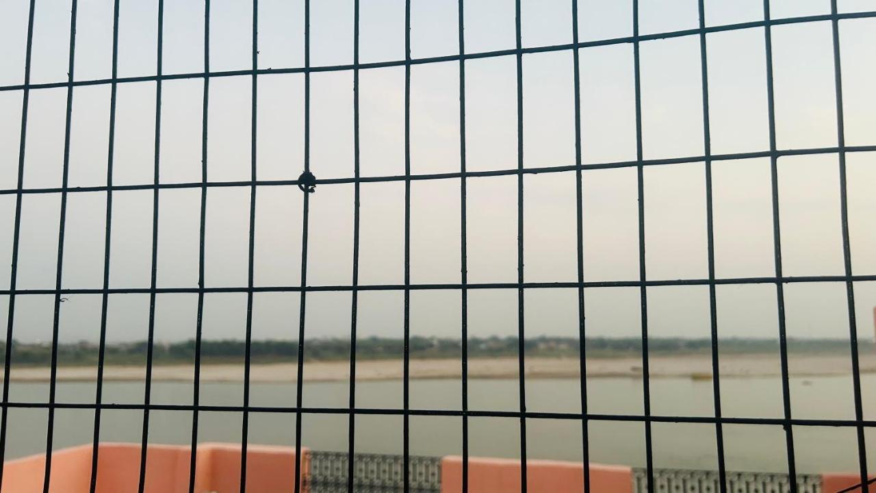 Tandon Lodge On The Ganga Ghat Homestay Варанаси Екстериор снимка