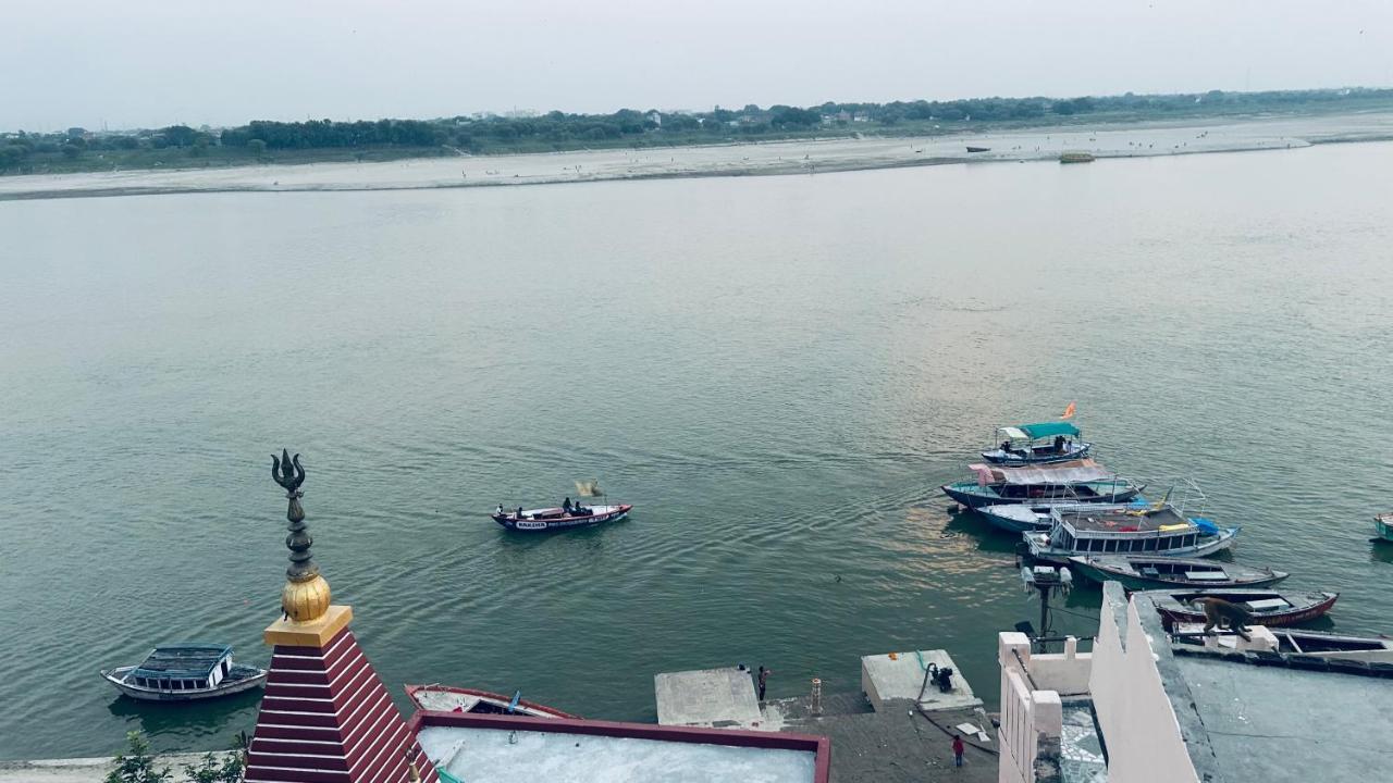 Tandon Lodge On The Ganga Ghat Homestay Варанаси Екстериор снимка