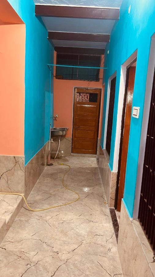 Tandon Lodge On The Ganga Ghat Homestay Варанаси Екстериор снимка