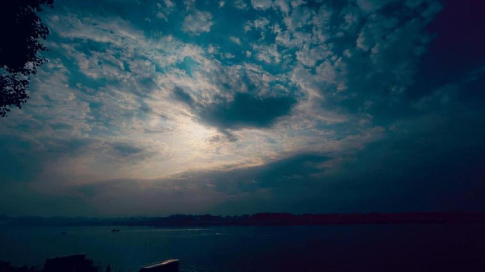 Tandon Lodge On The Ganga Ghat Homestay Варанаси Екстериор снимка