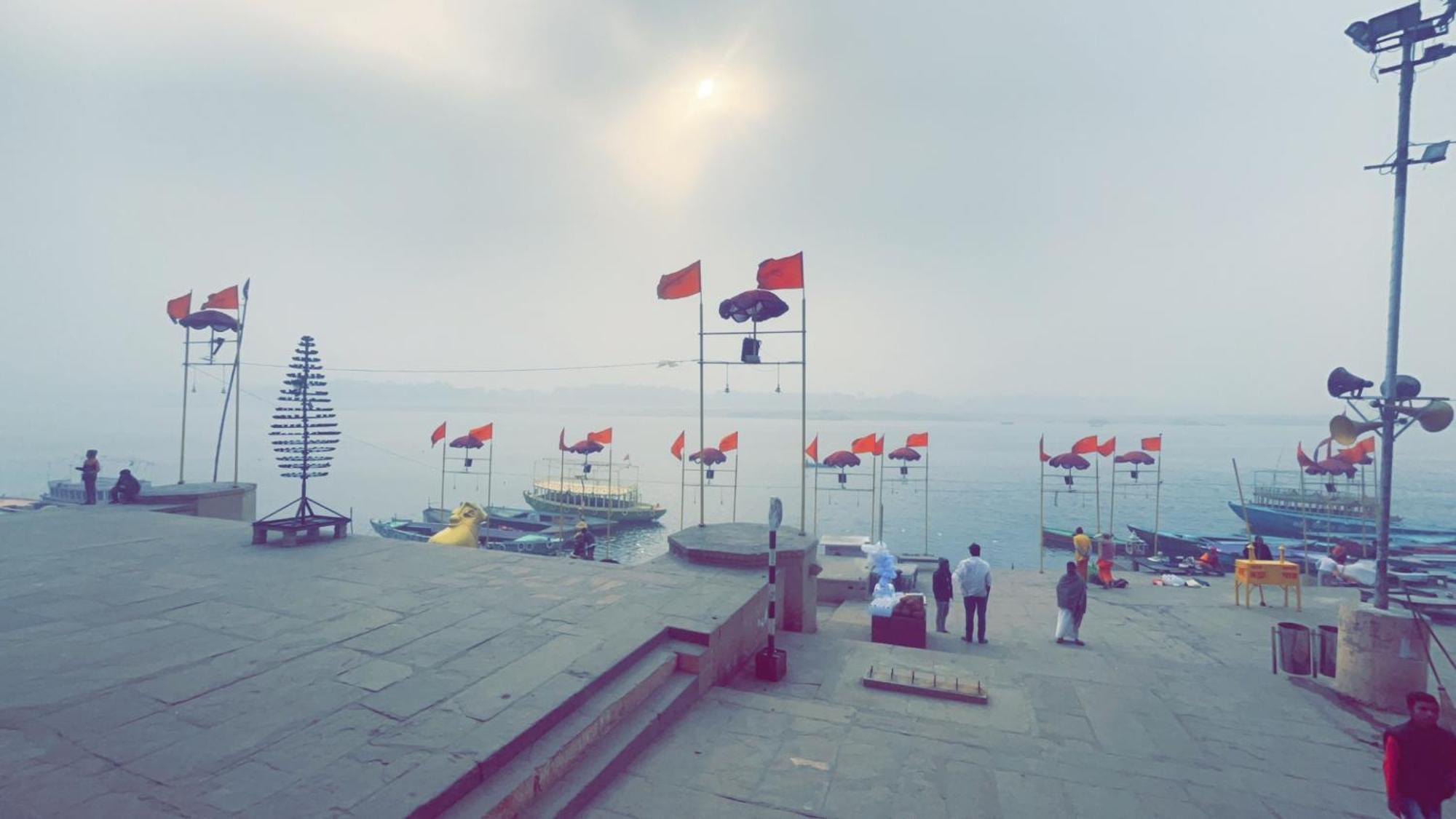 Tandon Lodge On The Ganga Ghat Homestay Варанаси Екстериор снимка